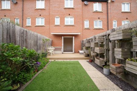 2 bedroom Town house for sale in Highland Drive, Loughborough, LE11