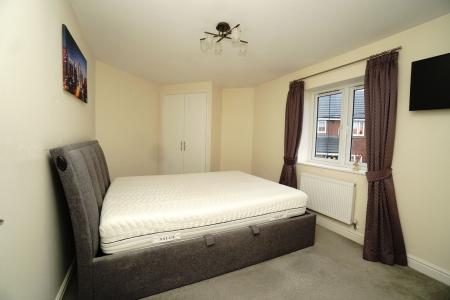 3 bedroom Semi-detached house for sale in Newman Close, Loughborough, LE11