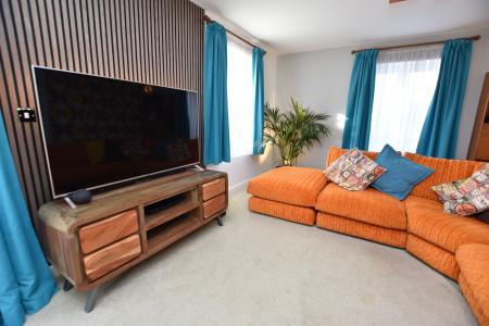 5 bedroom Detached house for sale in Southfield Avenue, Sileby, LE12