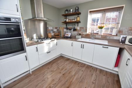 5 bedroom Detached house for sale in Southfield Avenue, Sileby, LE12