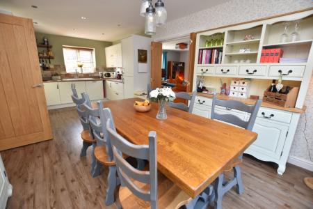 5 bedroom Detached house for sale in Southfield Avenue, Sileby, LE12