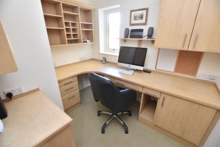 4 bedroom Semi-detached house for sale in Park Lane, Sutton Bonington, LE12