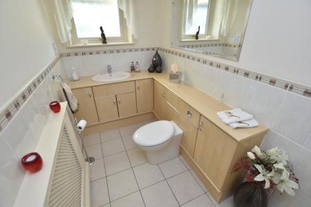 4 bedroom Semi-detached house for sale in Park Lane, Sutton Bonington, LE12