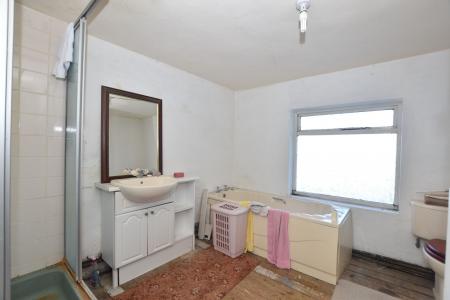 5 bedroom Semi-detached house for sale in Rempstone Road, Belton, LE12