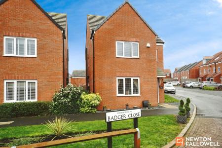 4 bedroom Detached house for sale in Badger Close, East Leake, LE12