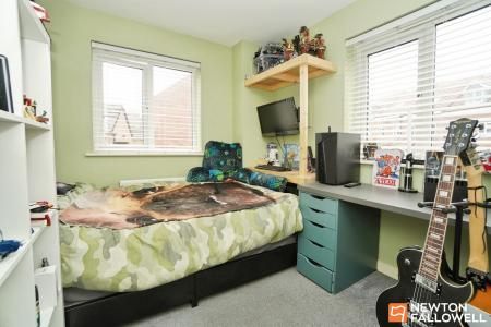 4 bedroom Detached house for sale in Badger Close, East Leake, LE12