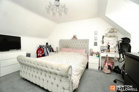 4 bedroom Detached house for sale in Badger Close, East Leake, LE12