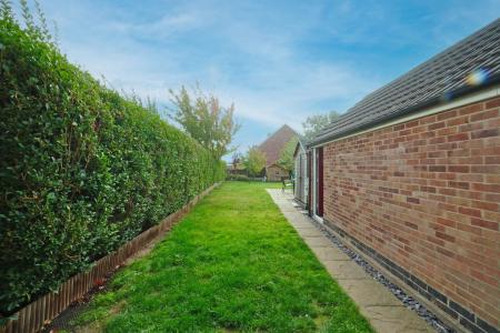3 bedroom Semi-detached house for sale in Charnwood Avenue, Sutton Bonington, LE12