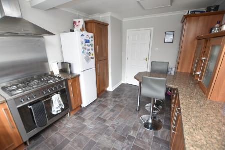 3 bedroom Semi-detached house for sale in Charnwood Fields, Sutton Bonington, LE12