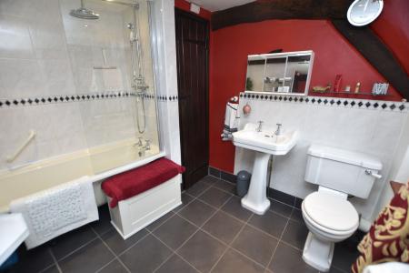 3 bedroom Cottage for sale in Church Street, Shepshed, LE12