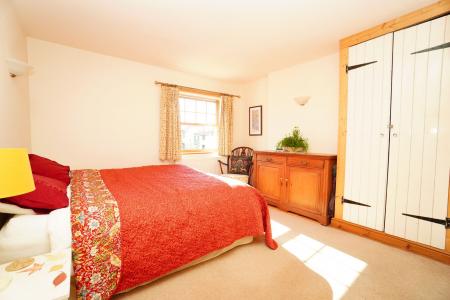 4 bedroom Terraced House for sale in East Street, Gotham, NG11