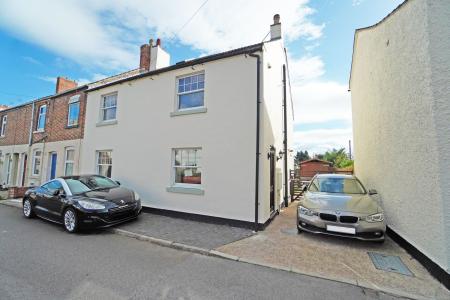 4 bedroom Terraced House for sale in East Street, Gotham, NG11