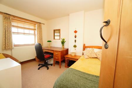 4 bedroom Terraced House for sale in East Street, Gotham, NG11