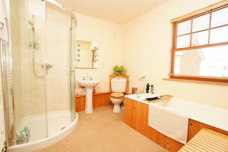 4 bedroom Terraced House for sale in East Street, Gotham, NG11