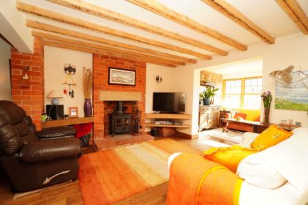 4 bedroom Terraced House for sale in East Street, Gotham, NG11