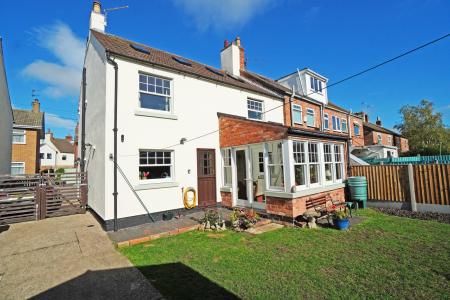 4 bedroom Terraced House for sale in East Street, Gotham, NG11