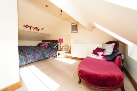 4 bedroom Terraced House for sale in East Street, Gotham, NG11