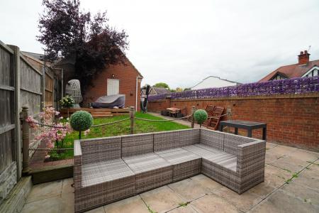 3 bedroom End of terrace house for sale in Harlequin Road, Sileby, LE12