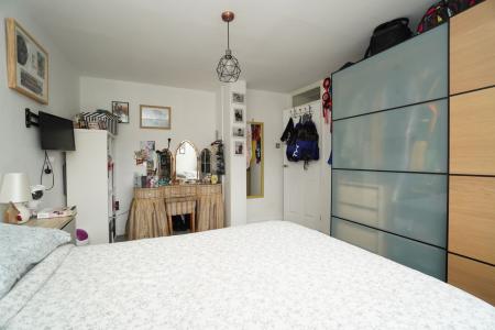 3 bedroom Terraced House for sale in Stirling Avenue, Loughborough, LE11