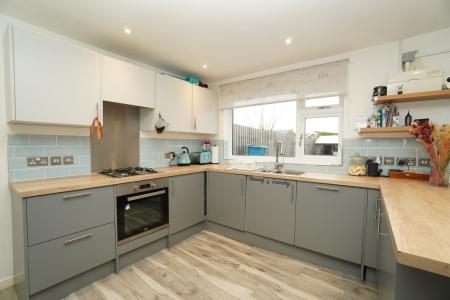 3 bedroom Terraced House for sale in Stirling Avenue, Loughborough, LE11