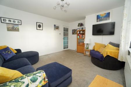 3 bedroom Terraced House for sale in Stirling Avenue, Loughborough, LE11