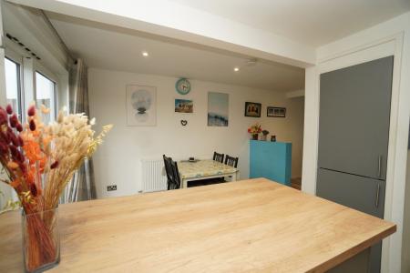 3 bedroom Terraced House for sale in Stirling Avenue, Loughborough, LE11