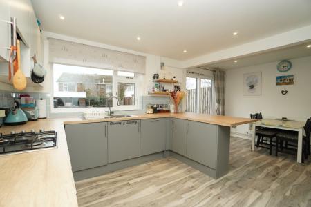 3 bedroom Terraced House for sale in Stirling Avenue, Loughborough, LE11