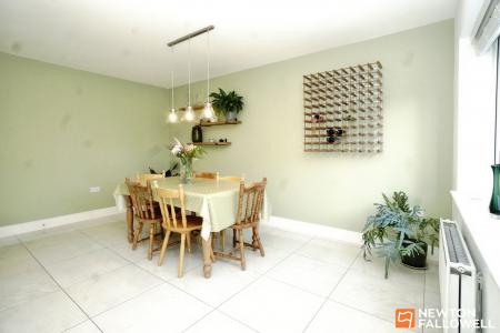 5 bedroom Detached house for sale in Ladybird Close, East Leake, LE12