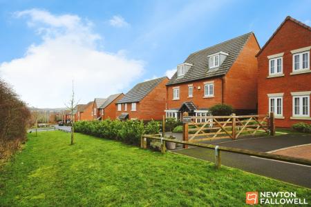 5 bedroom Detached house for sale in Ladybird Close, East Leake, LE12