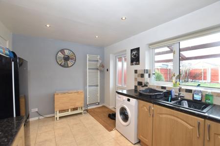 2 bedroom End of terrace house for sale in Lanes Close, Sileby, LE12