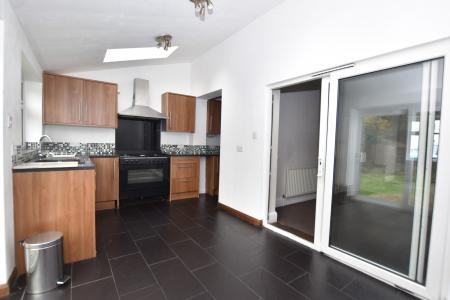 3 bedroom Semi-detached house for sale in Mayfield Drive, Loughborough, LE11
