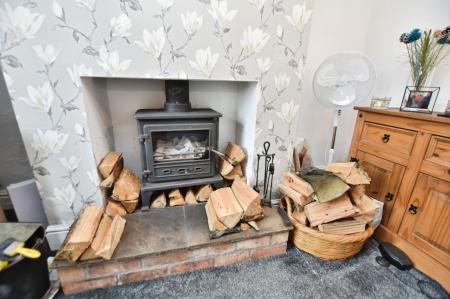 2 bedroom Semi-detached house for sale in Meadow End, Gotham, NG11