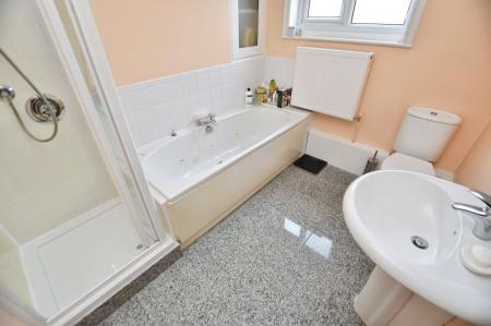 2 bedroom Semi-detached house for sale in Meadow End, Gotham, NG11