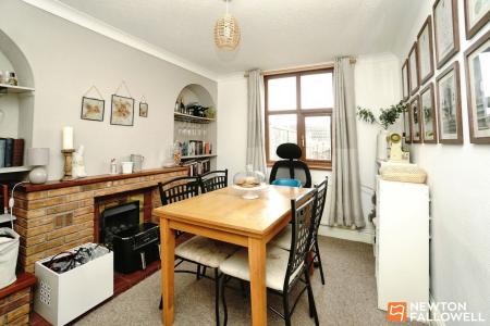 2 bedroom Terraced House for sale in Loughborough Road, Hathern, LE12