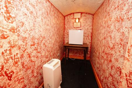 2 bedroom Terraced House for sale in Meadow Lane, Loughborough, LE11