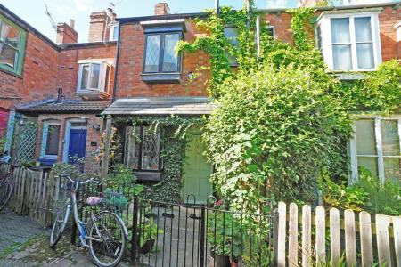 2 bedroom Terraced House for sale in Meadow Lane, Loughborough, LE11