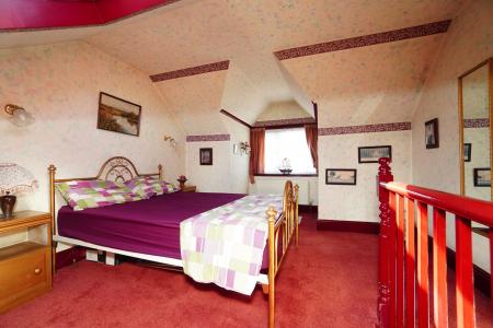 2 bedroom Terraced House for sale in Meadow Lane, Loughborough, LE11