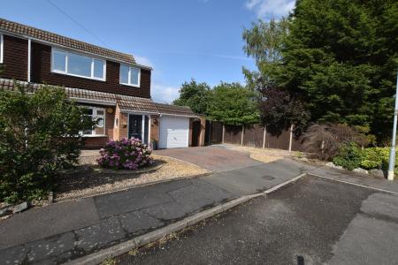 3 bedroom Semi-detached house for sale in Murdoch Rise, Loughborough, LE11