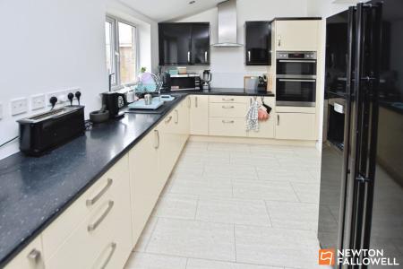 3 bedroom Semi-detached house for sale in Nightingale Avenue, Hathern, LE12