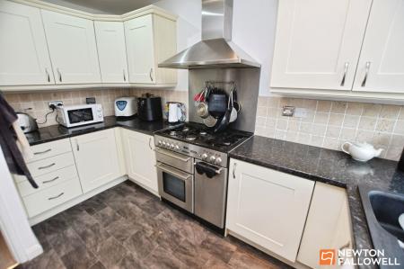 2 bedroom Semi-detached bungalow for sale in Albany Street, Loughborough, LE11