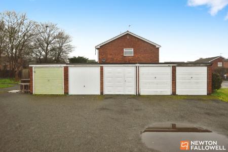 2 bedroom Terraced House for sale in Petworth Drive, Loughborough, LE11