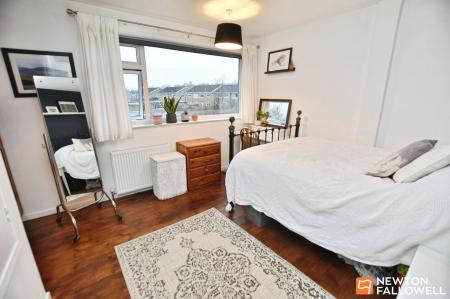 2 bedroom Terraced House for sale in Petworth Drive, Loughborough, LE11