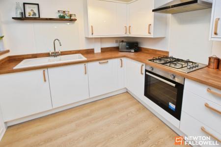 2 bedroom Terraced House for sale in Petworth Drive, Loughborough, LE11