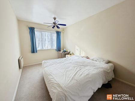 2 bedroom Flat for sale in Barnsdale Close, Loughborough, LE11