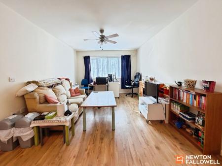 2 bedroom Flat for sale in Barnsdale Close, Loughborough, LE11