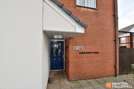 2 bedroom Flat for sale in Barnsdale Close, Loughborough, LE11