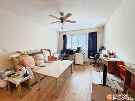 2 bedroom Flat for sale in Barnsdale Close, Loughborough, LE11