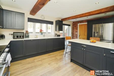 4 bedroom Detached house for sale in Bridge Street, Shepshed, LE12