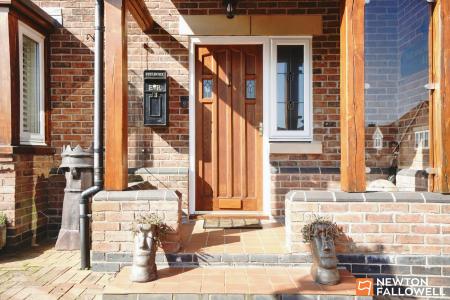 4 bedroom Detached house for sale in Bridge Street, Shepshed, LE12