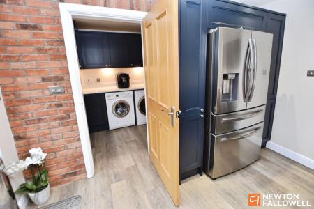 4 bedroom Detached house for sale in Bridge Street, Shepshed, LE12